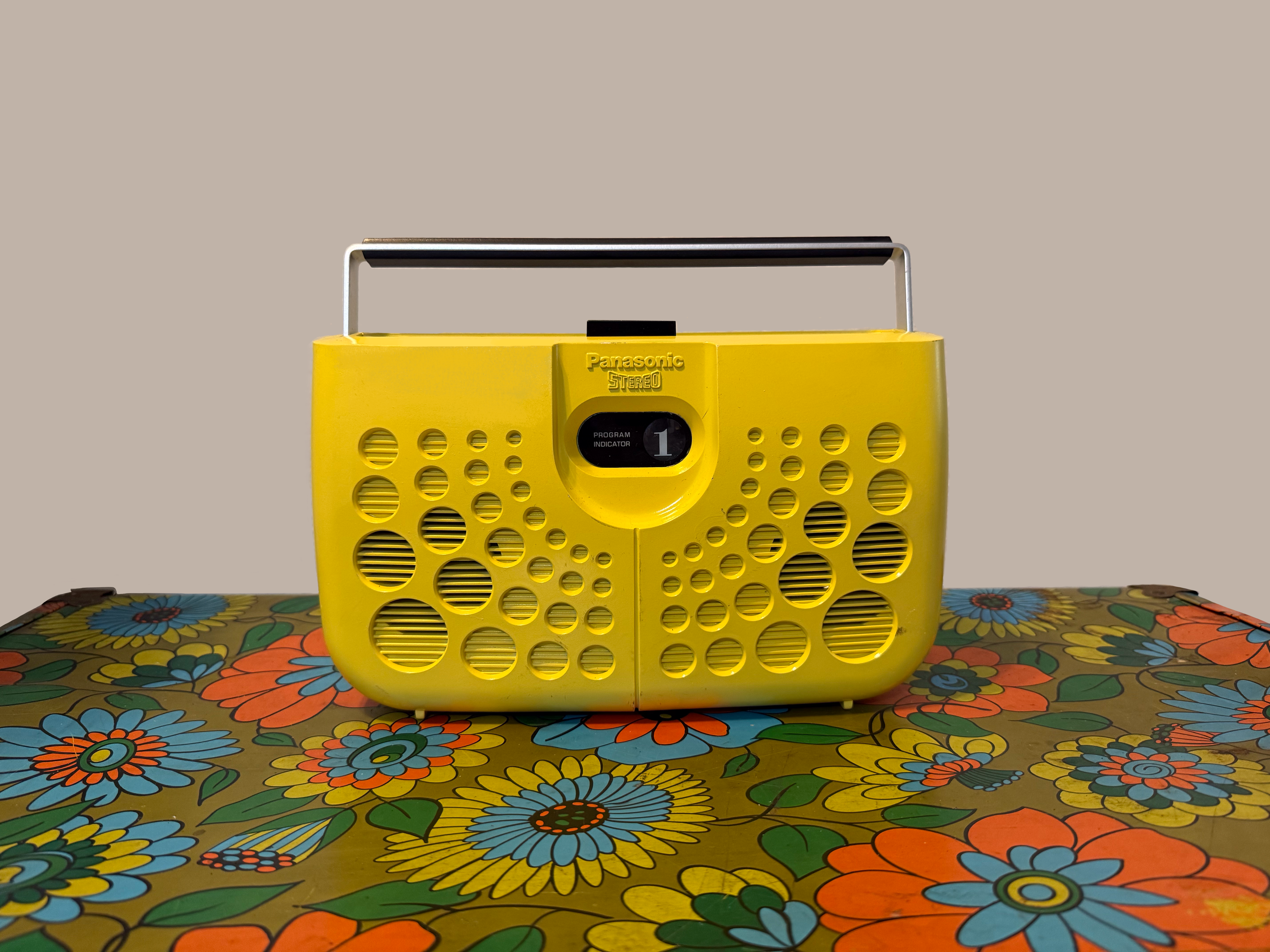 Panasonic RS-833S portable 8-Track Stereo Player Boombox