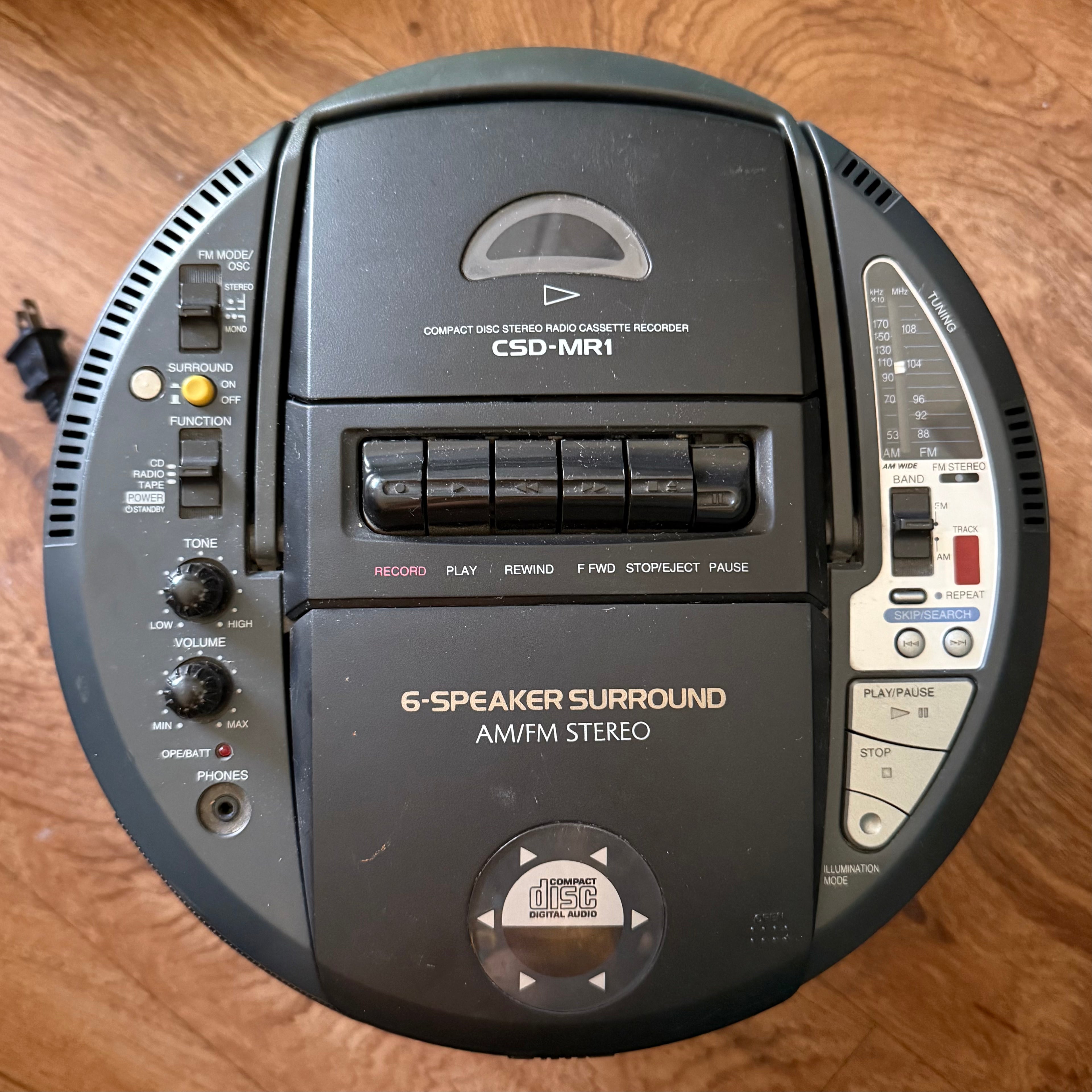 Aiwa 6 Speaker Surround Boombox