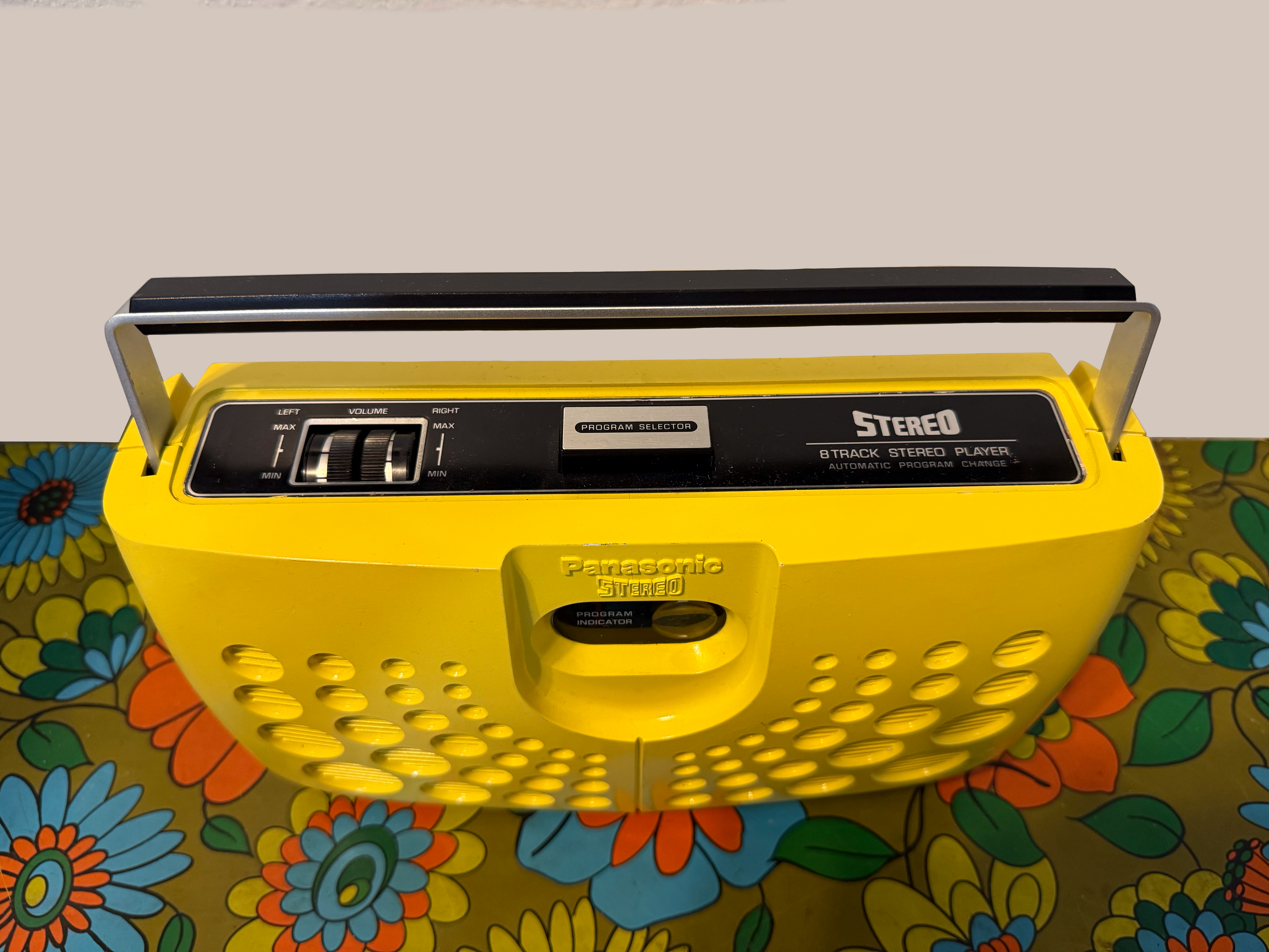 Panasonic RS-833S portable 8-Track Stereo Player Boombox